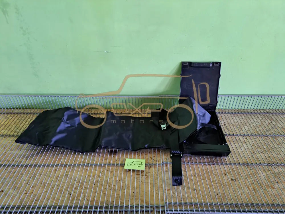 BMW 09-15 F01 F02 F04 Rear seat ski bag