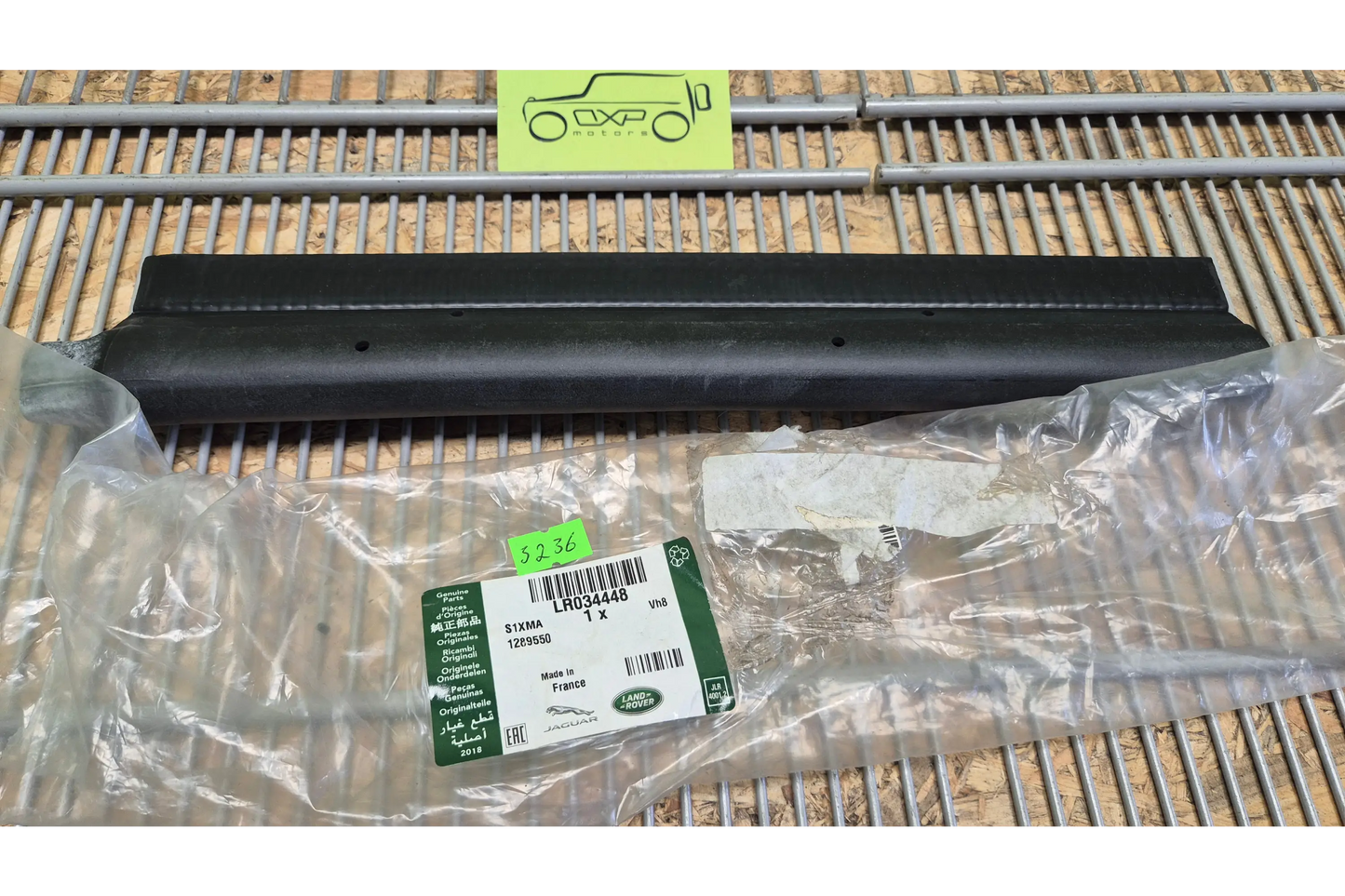 LAND ROVER RANGE ROVER IV L405 Hood seal left - hood seal