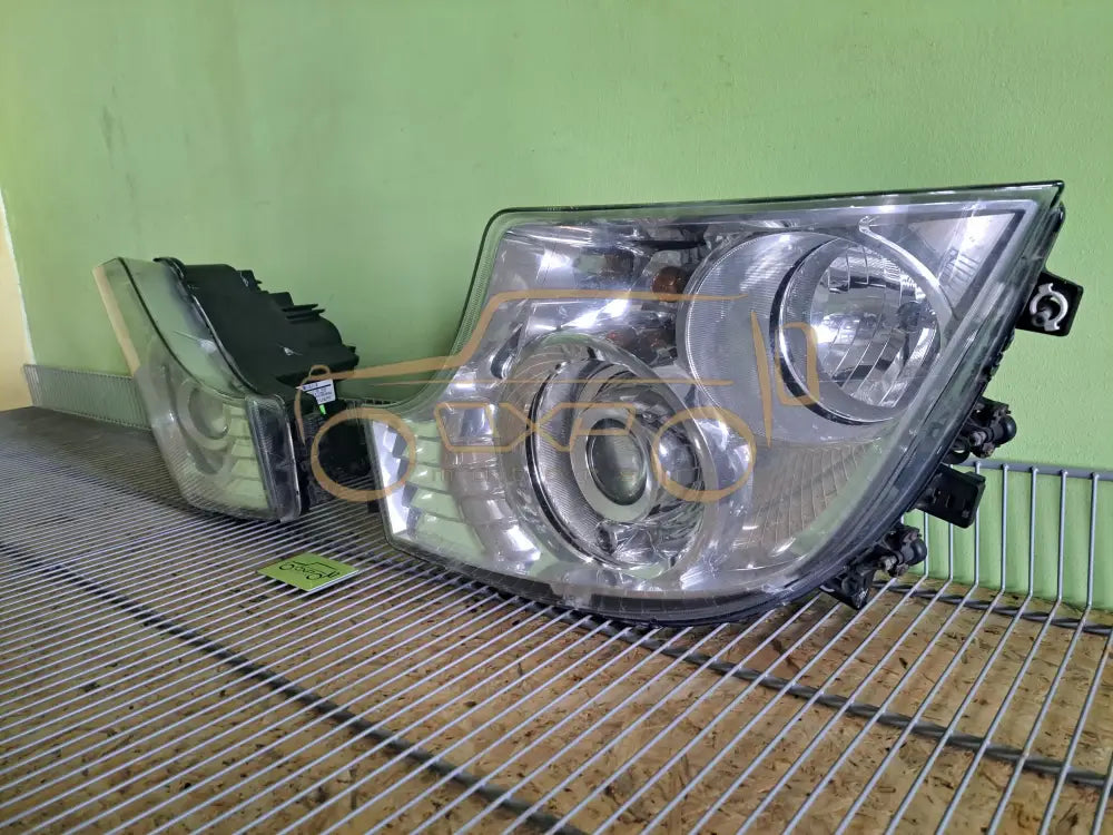 Mercedes-Benz Actros Headlight set Bi-Xenon