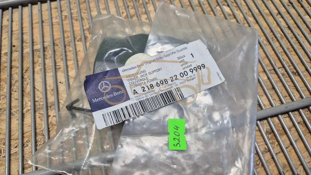 Mercedes-Benz CLS W218 Rear towbar cover - towbar cover