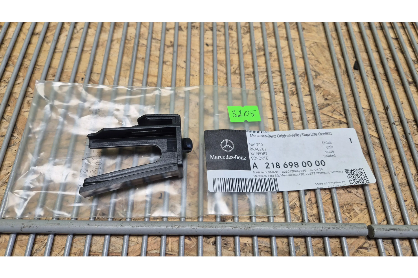 Mercedes-Benz CLS W218 Sill mounting clip - mounting clip
