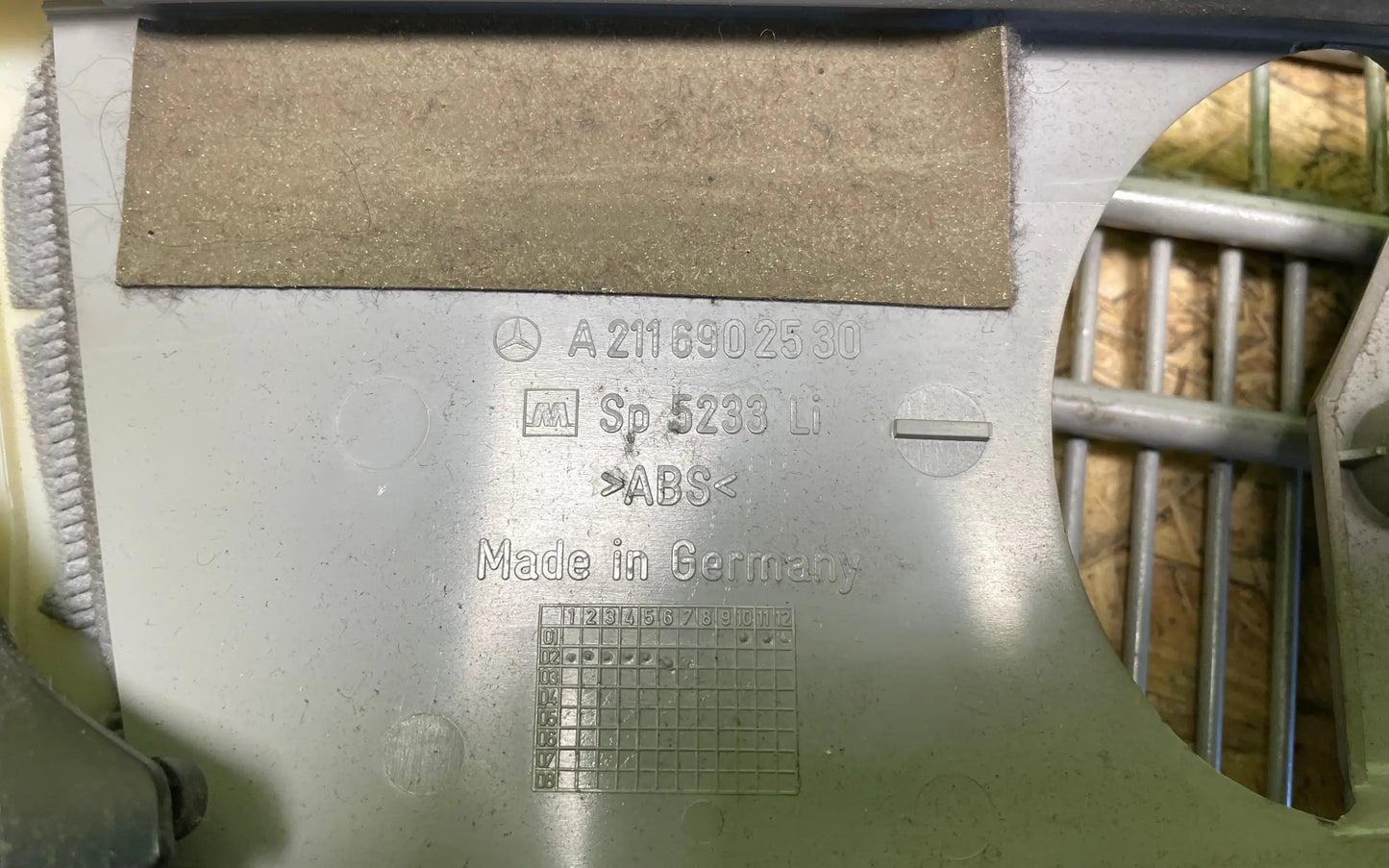 Mercedes-Benz E-Class W211 Left B-pillar trim panel with climate control - trim panel