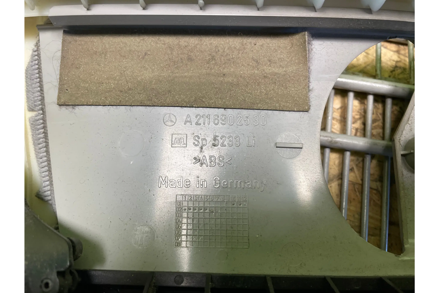 Mercedes-Benz E-Class W211 Left B-pillar trim panel with climate control - trim panel