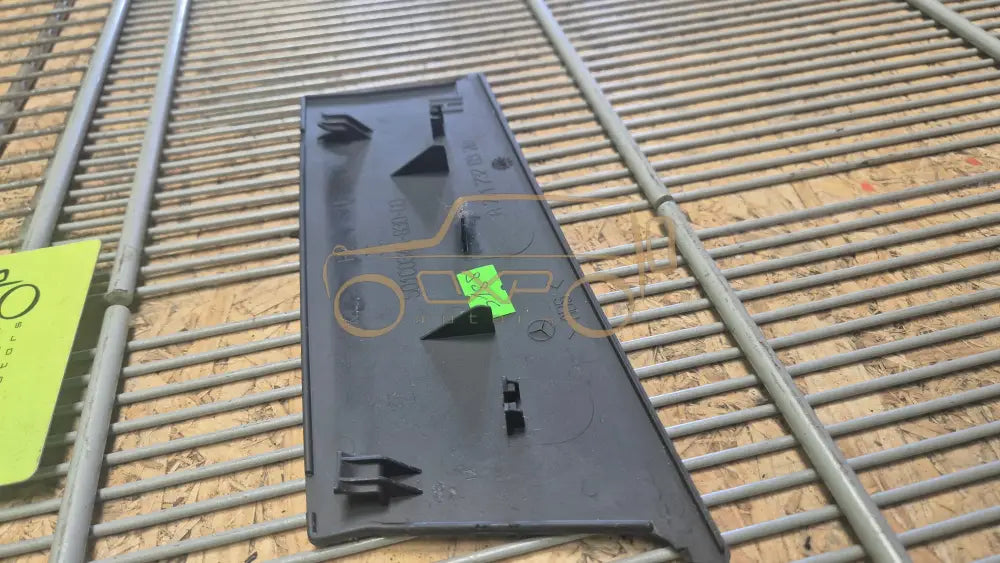 Mercedes-Benz E-Class W211 Plastic Trim Cover Bracket - plastic trim cover