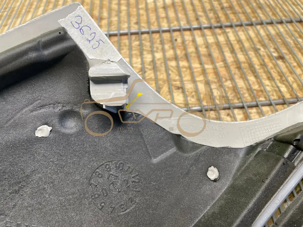 Mercedes-Benz E-Class W211 Rear right pillar trim - pillar trim