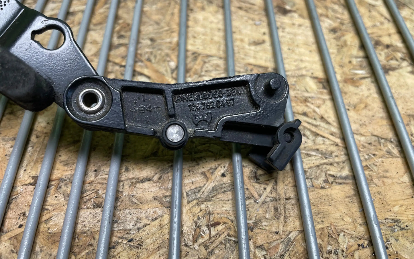 Mercedes-Benz E W124 Lifting Angle Sunroof Right