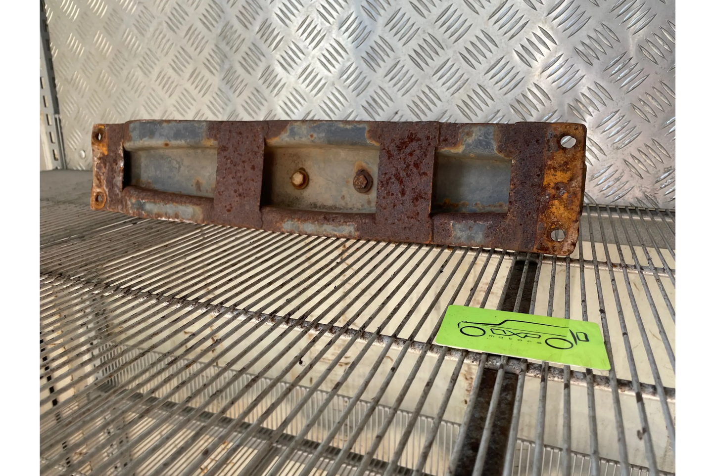 Mercedes-Benz G-Class W460/461 300GD Engine Mounting