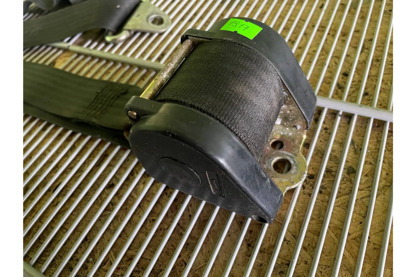 Mercedes-Benz G-Class W460 Front Right Seat Belt