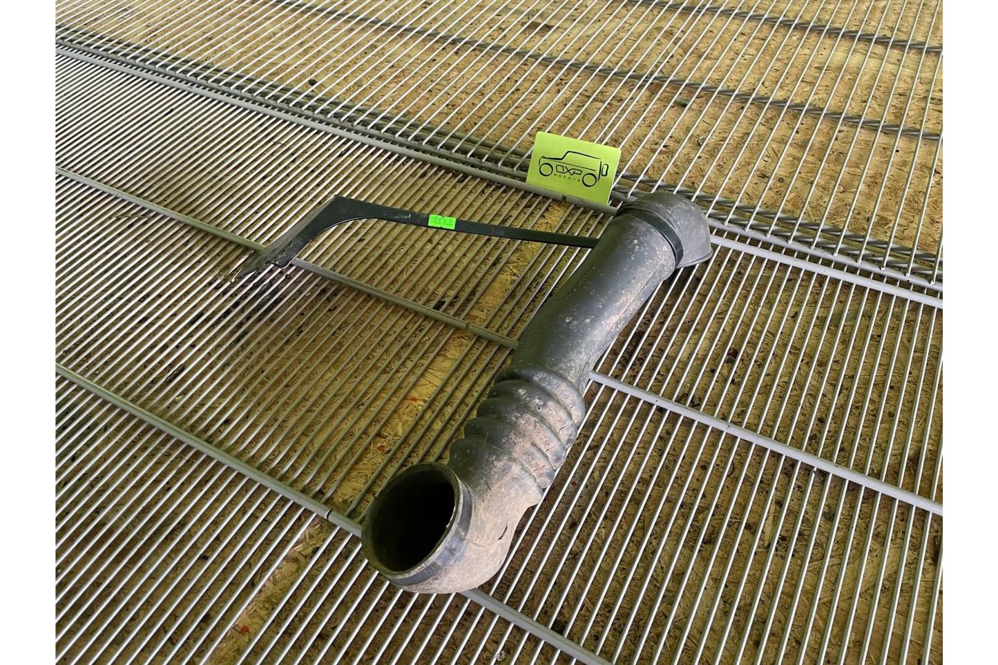 Mercedes-Benz G-Class W460 OM617 Air Intake Cover To Alternator