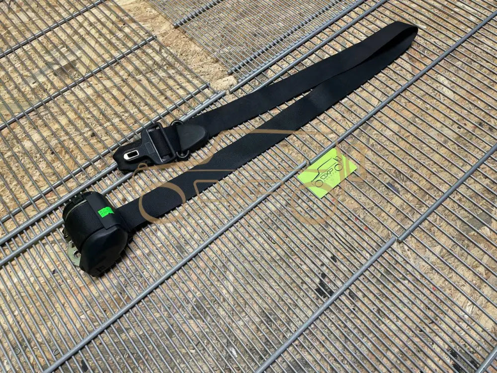 Mercedes-Benz G-Class W463 1993 Front Right Seat Belt