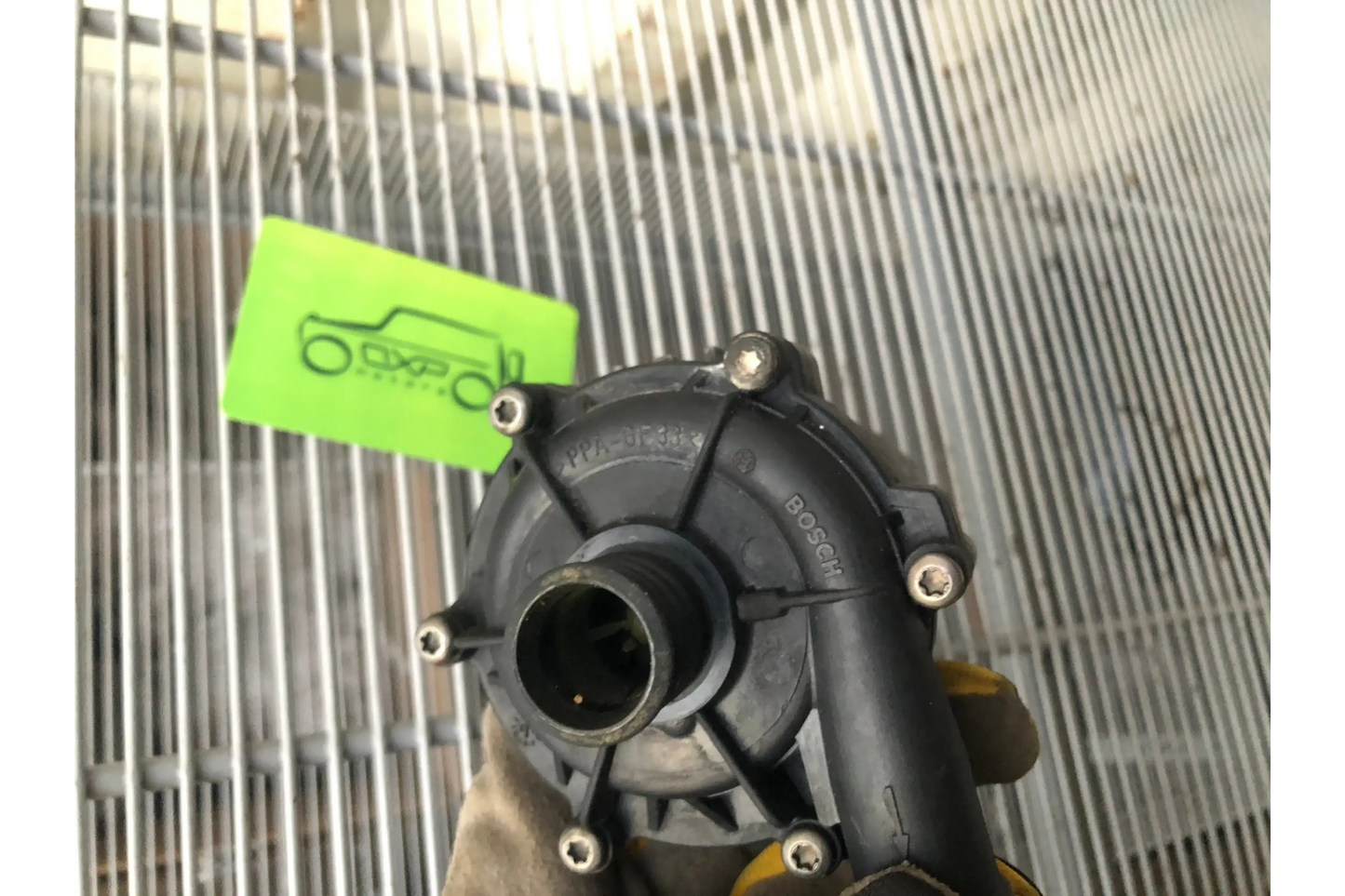 Mercedes-Benz G-Class W463 Auxiliary water pump