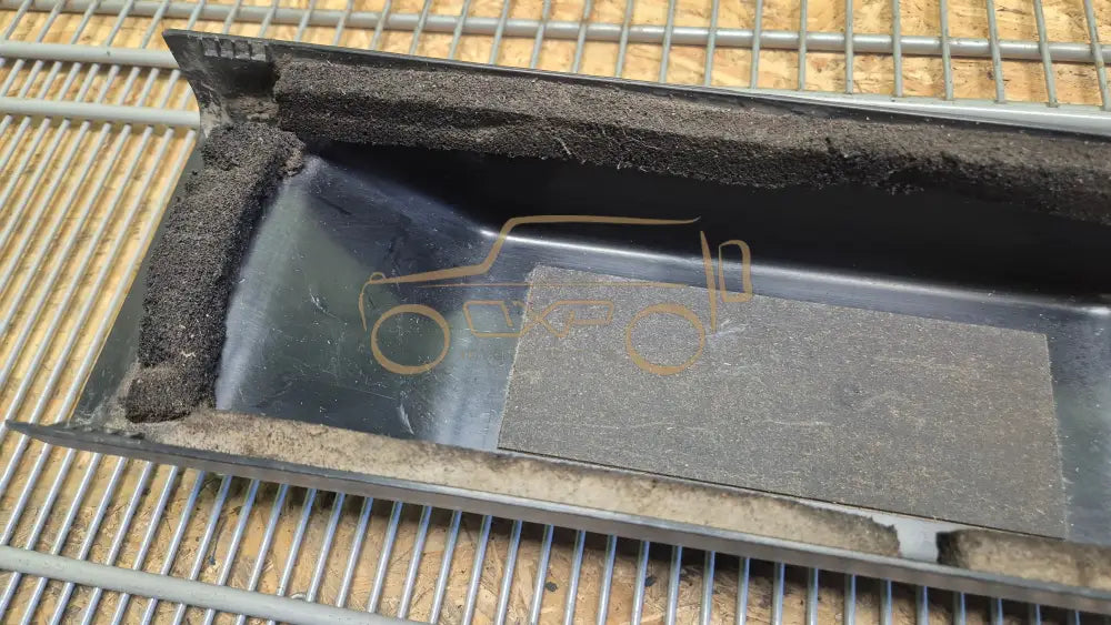 Mercedes-Benz G-Class W463 B-Pillar Cover