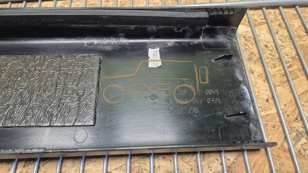 Mercedes-Benz G-Class W463 B-Pillar Cover