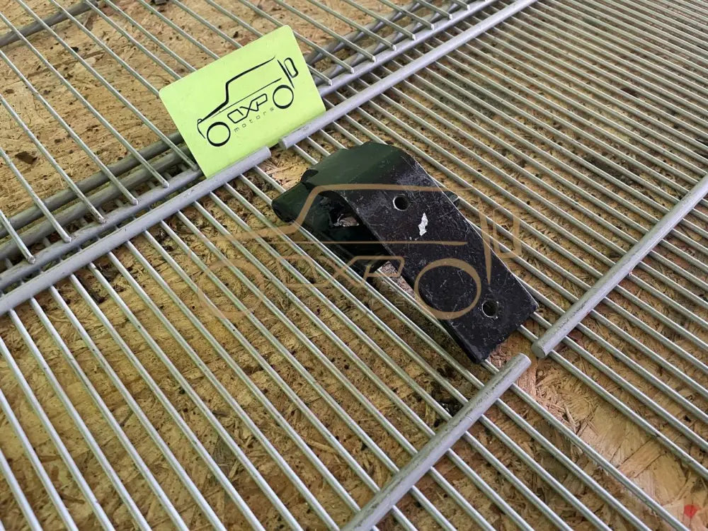 Mercedes-Benz G-Class W463 Bonnet Hinge