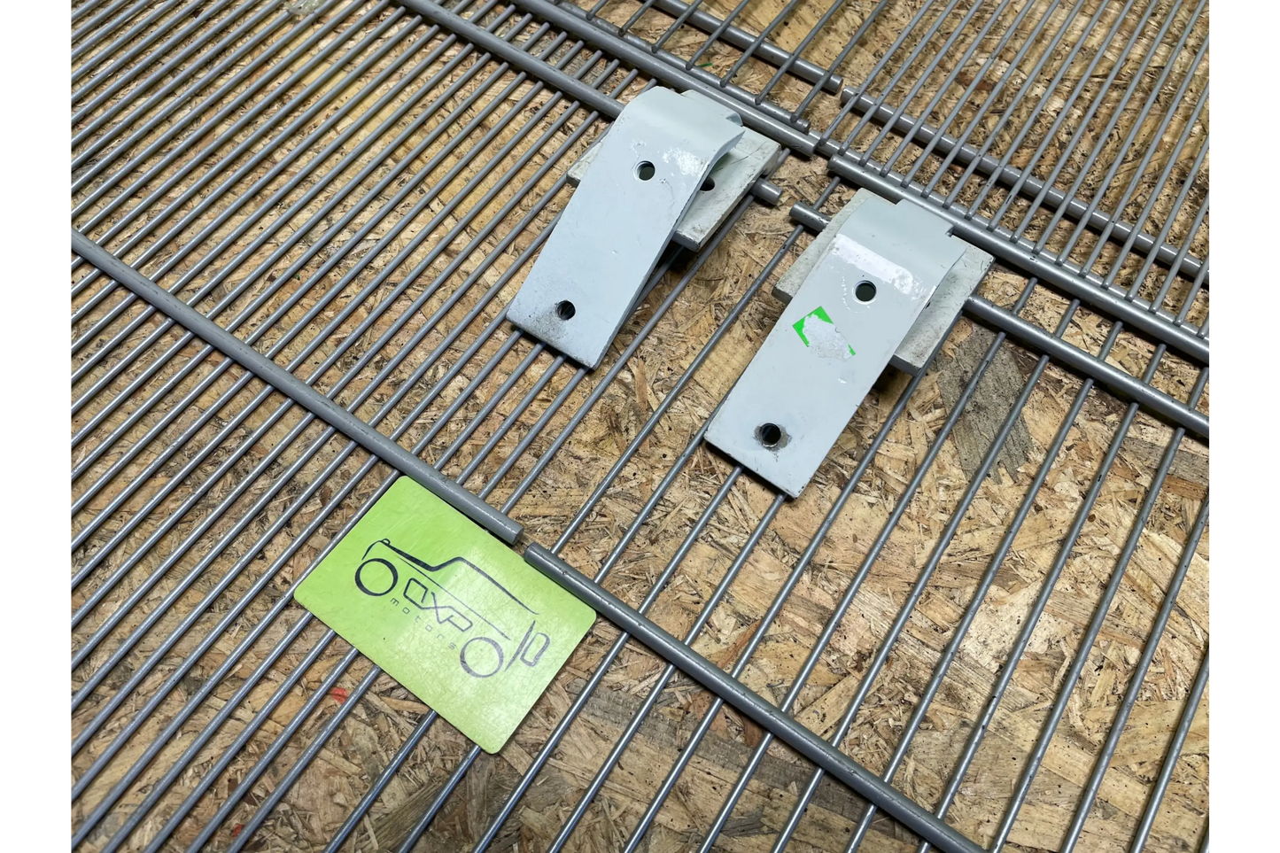 Mercedes-Benz G-Class W463 Bonnet Hinge Set
