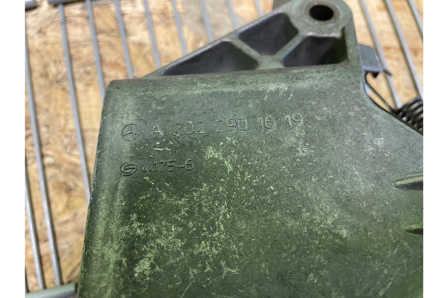 Mercedes-Benz G-Class W463 Brake pedal