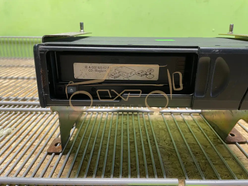 Mercedes-Benz G-Class W463 CD Changer