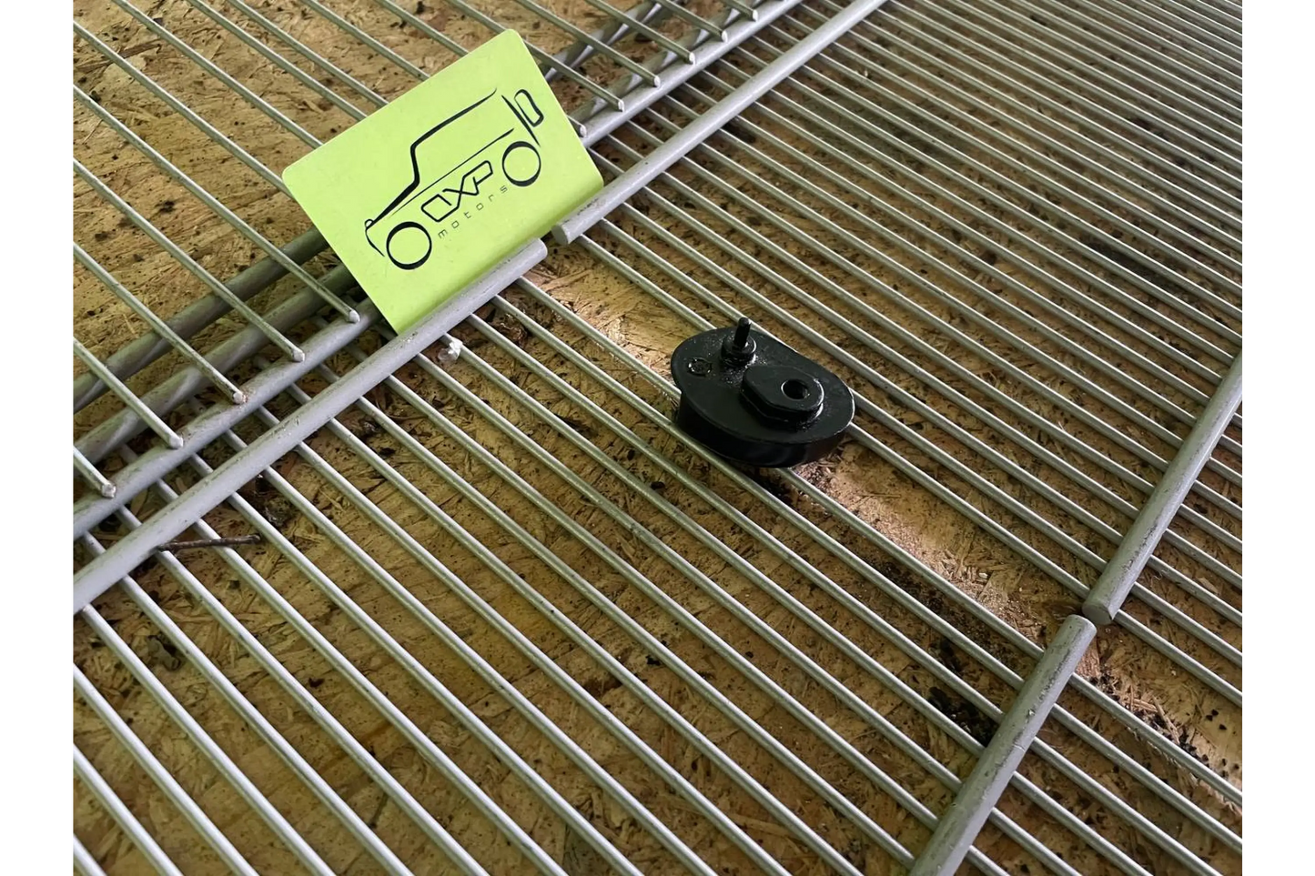 Mercedes-Benz G-Class W463 Divider grid holder left