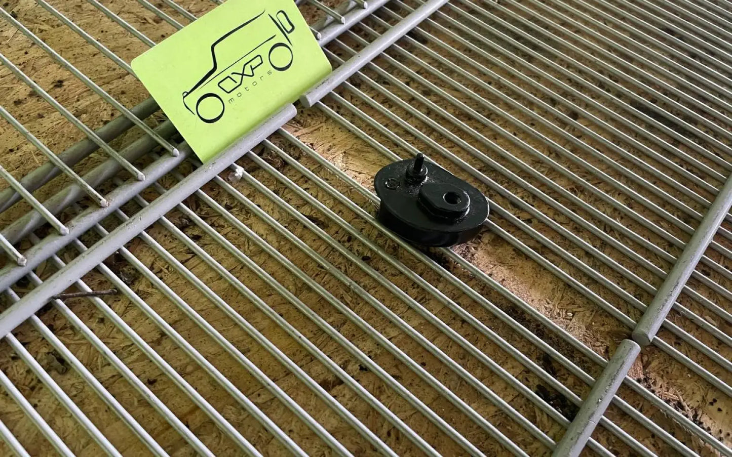 Mercedes-Benz G-Class W463 Divider grid holder left