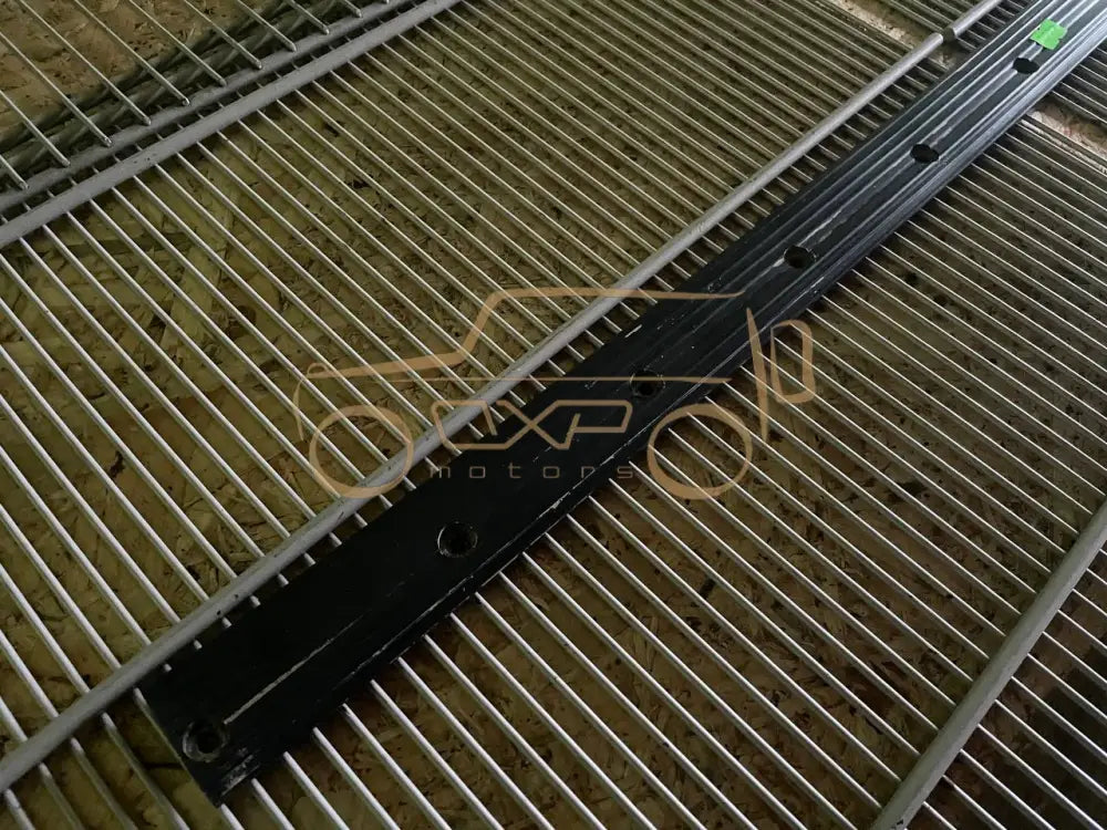 Mercedes-Benz G-Class W463 Endschienensta mm/End Rail Trunk