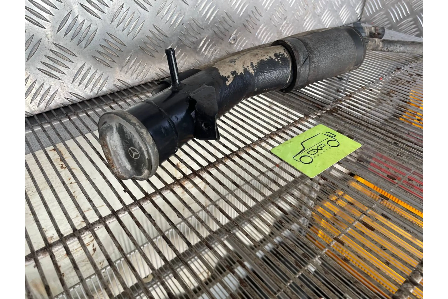 Mercedes-Benz G-Class W463 Filler Neck