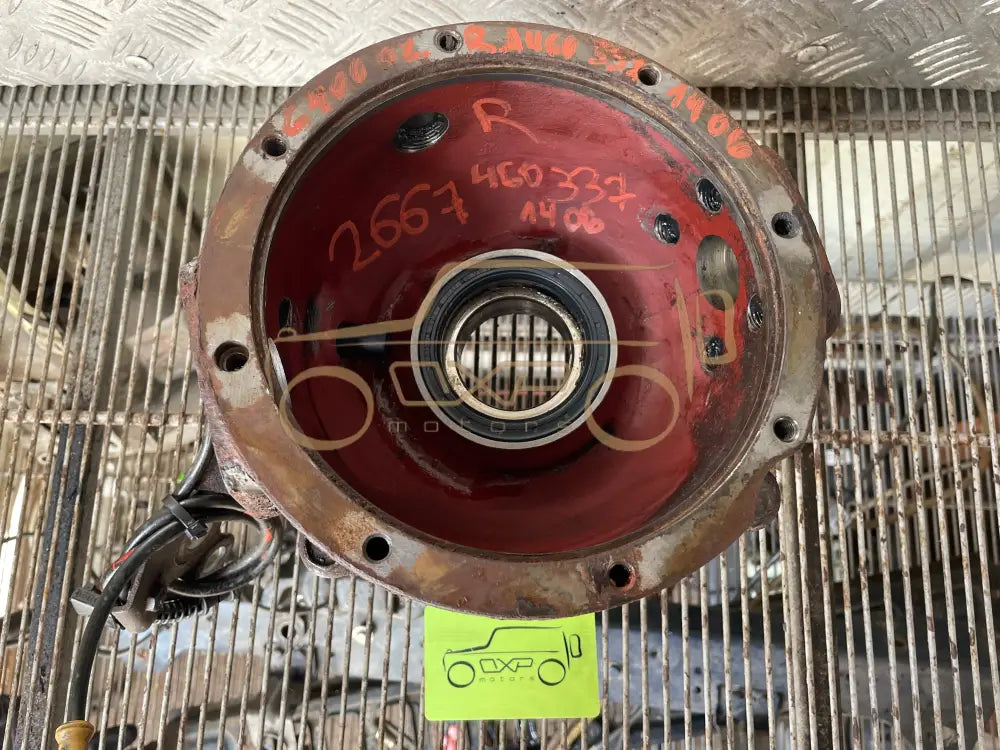 Mercedes-Benz G-Class W463 Front Right Axle Steering Knuckle