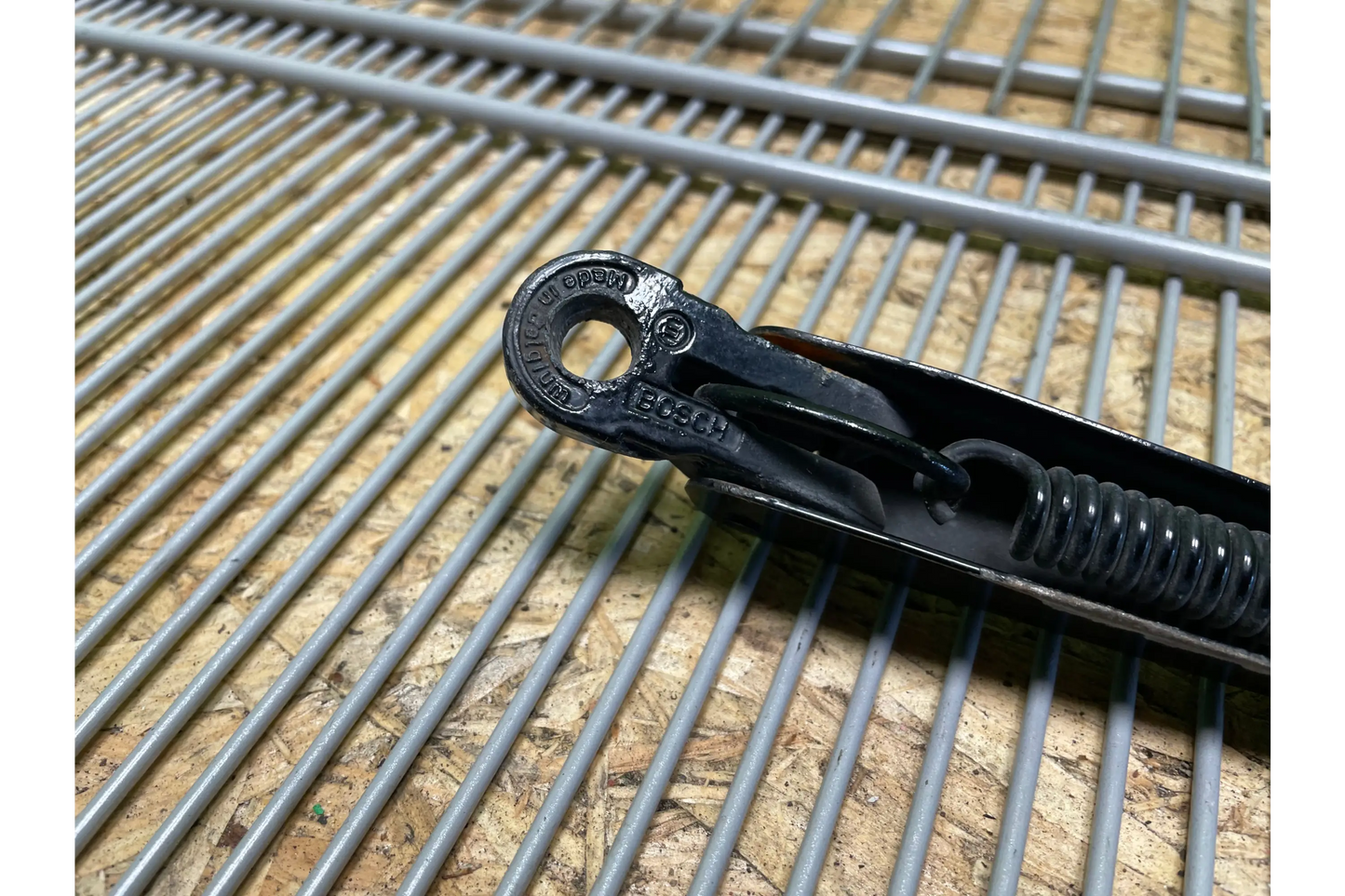 Mercedes-Benz G-Class W463 Front wiper arm