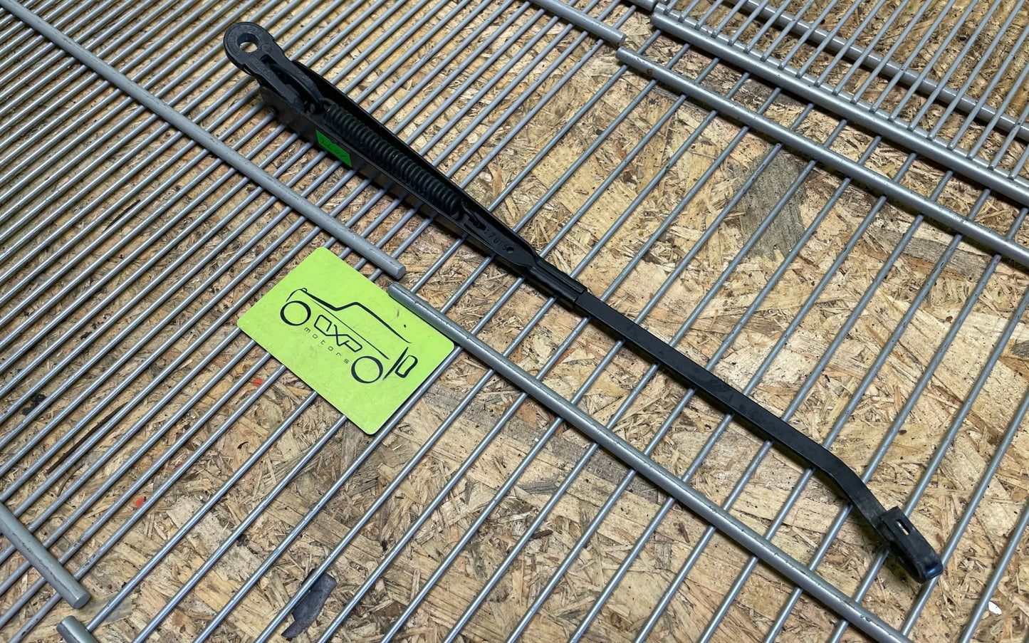 Mercedes-Benz G-Class W463 Front wiper arm