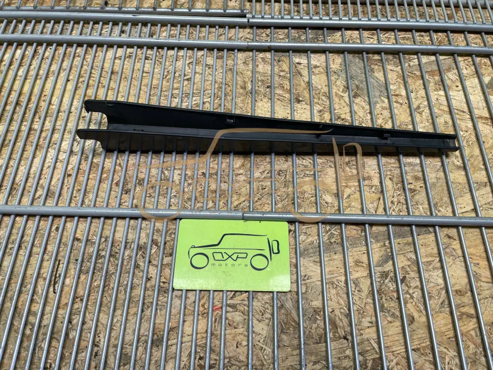 Mercedes-Benz G-Class W463 Front Wiper Arm Cover