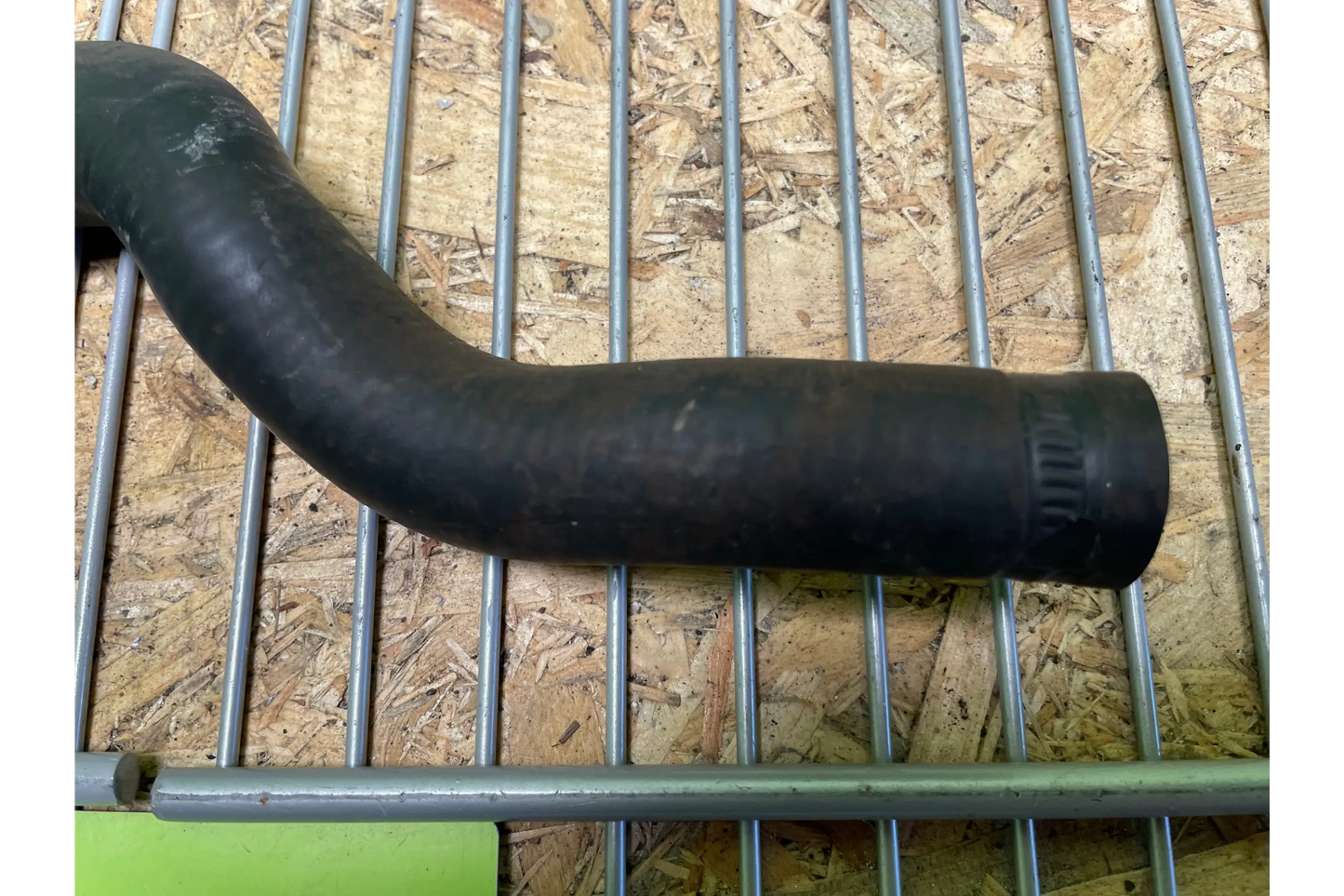 Mercedes-Benz G-Class W463 G320/500 Hose From Heat Exchanger