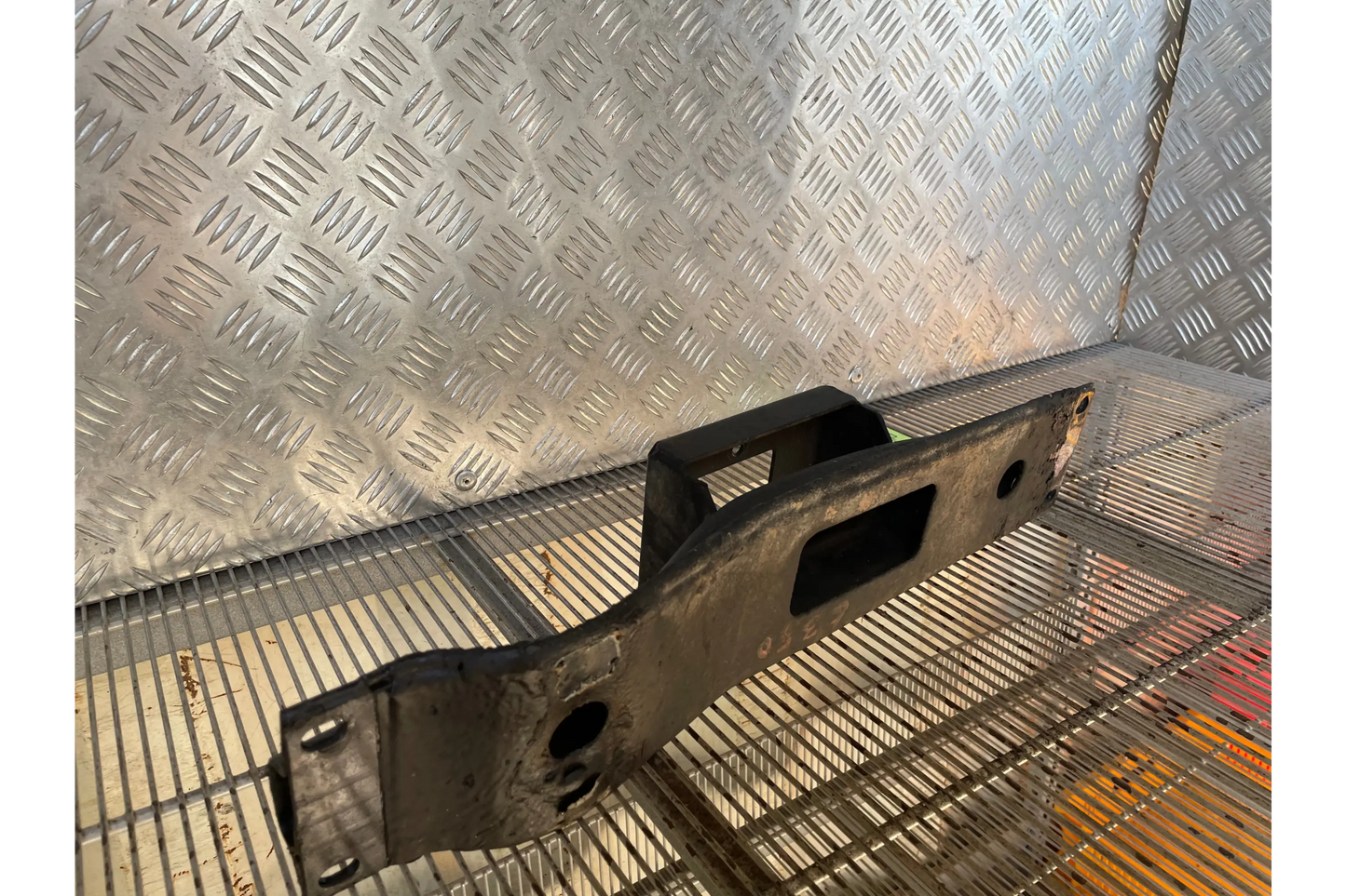 Mercedes-Benz G-Class W463 G350 15. Engine Mounting