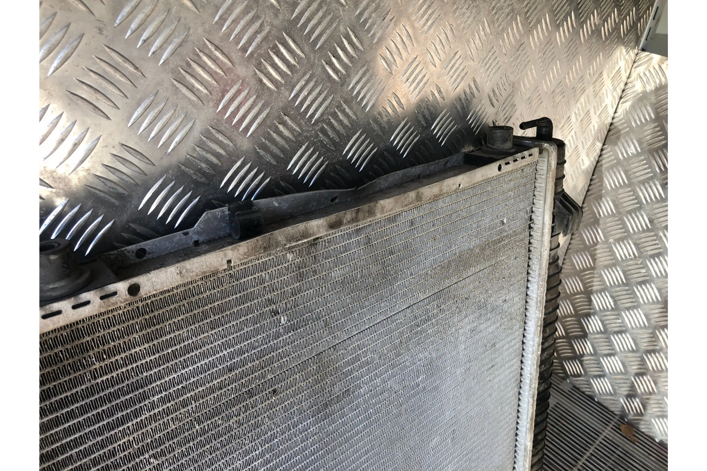 Mercedes-Benz G-Class W463 G400 01 Radiator