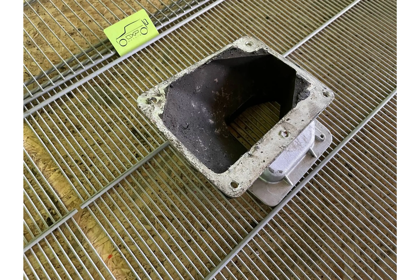 Mercedes-Benz G-Class W463 G400 2001 Gearbox mounting bracket