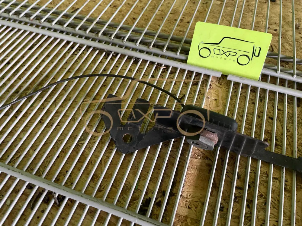 Mercedes-Benz G-Class W463 GPS Antenna Mount Bracket