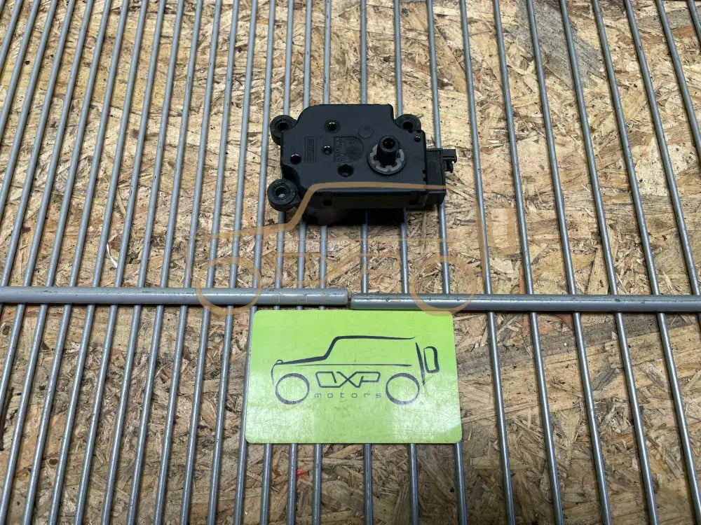 Mercedes-Benz G-Class W463 Heating and Air Conditioning Actuator
