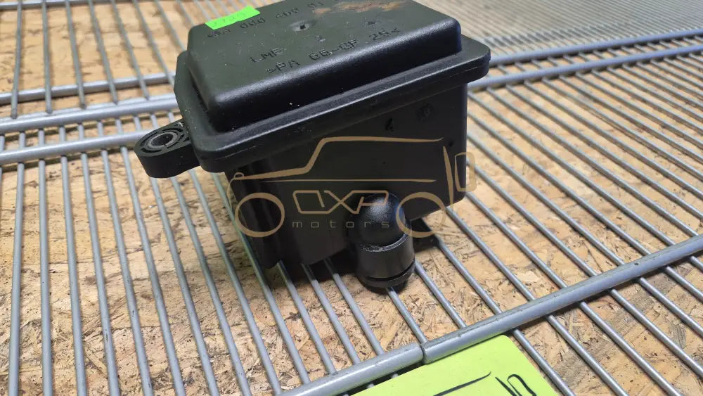 Mercedes-Benz G-Class W463 Hydraulic Oil Expansion Tank
