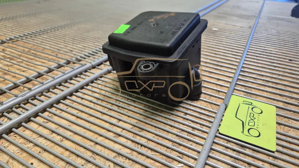 Mercedes-Benz G-Class W463 Hydraulic Oil Expansion Tank