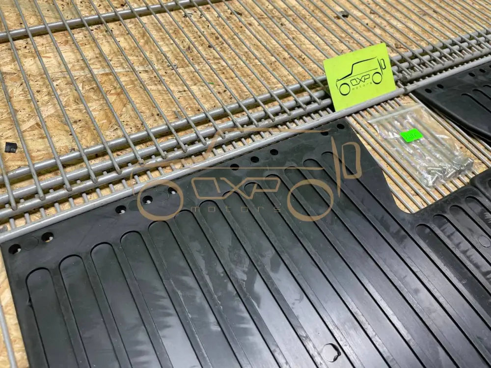 Mercedes-Benz G-Class W463 NEW Rubber Mud Apron Set