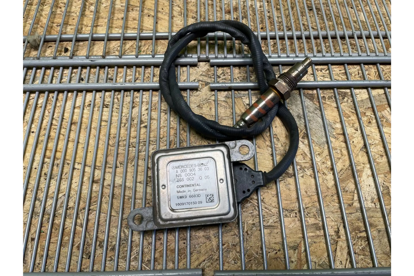 Mercedes-Benz G-Class W463 NOX Sensor