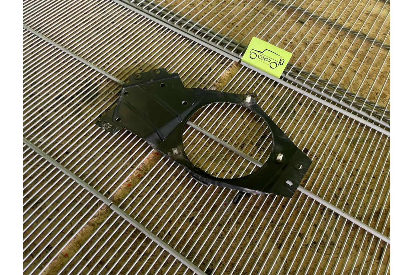 Mercedes-Benz G-Class W463 Rear Right Speaker Bracket