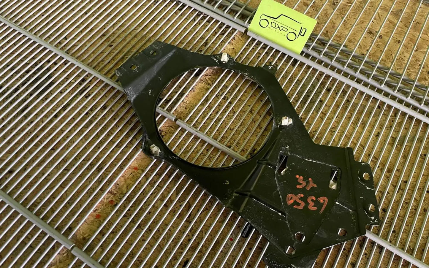 Mercedes-Benz G-Class W463 Rear Right Speaker Bracket