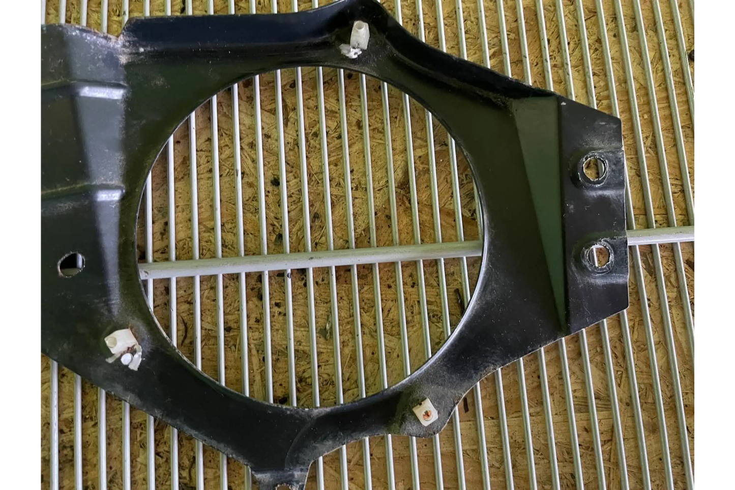Mercedes-Benz G-Class W463 Rear Right Speaker Bracket