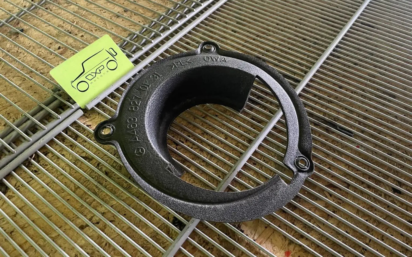 Mercedes-Benz G-Class W463 Rear Speaker Enclosure