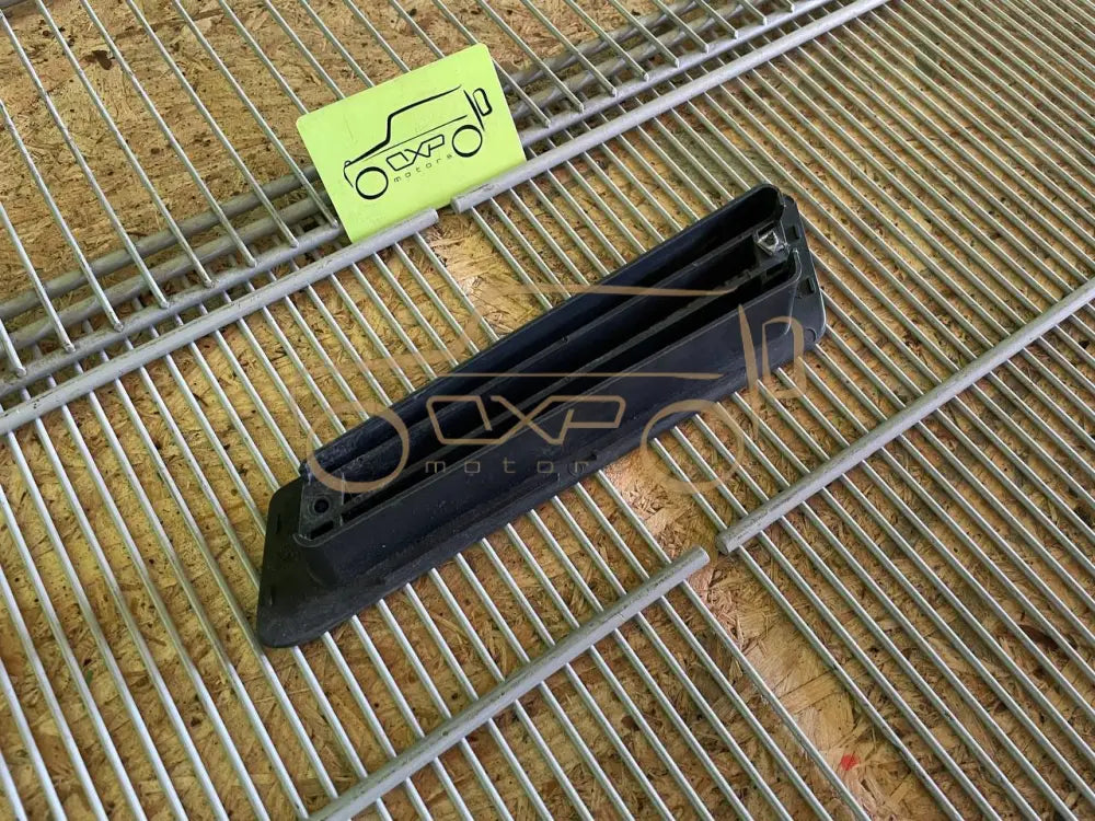 Mercedes-Benz G-Class W463 Right Fender Grille