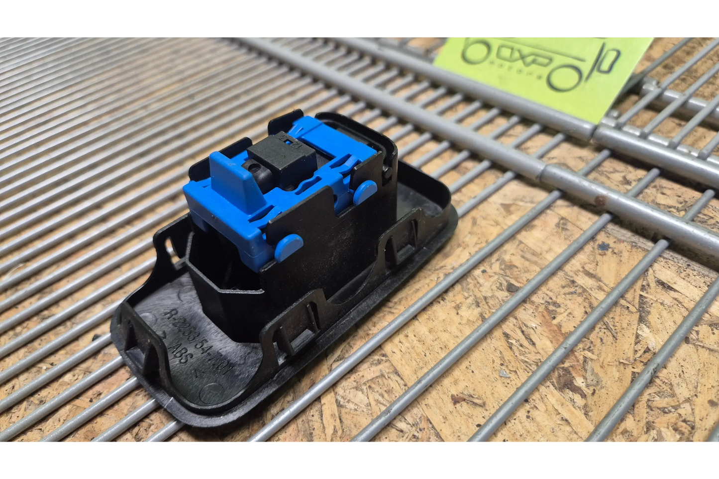 Mercedes-Benz G-Class W463 Right Window Regulator Switch