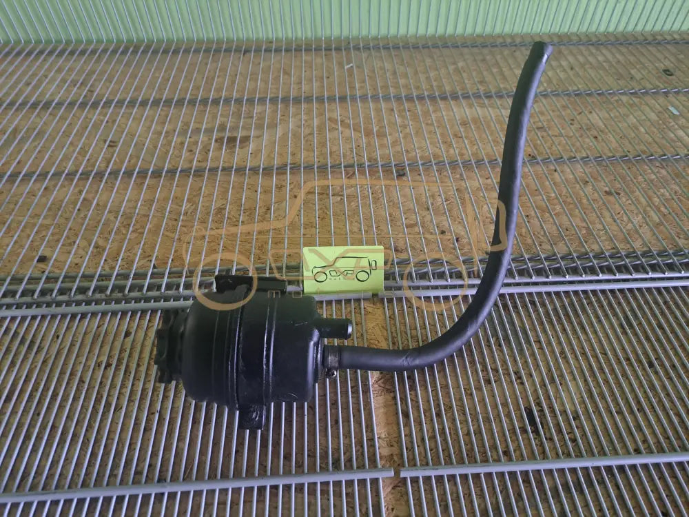 Mercedes-Benz G-Class W463 Steering fluid tank