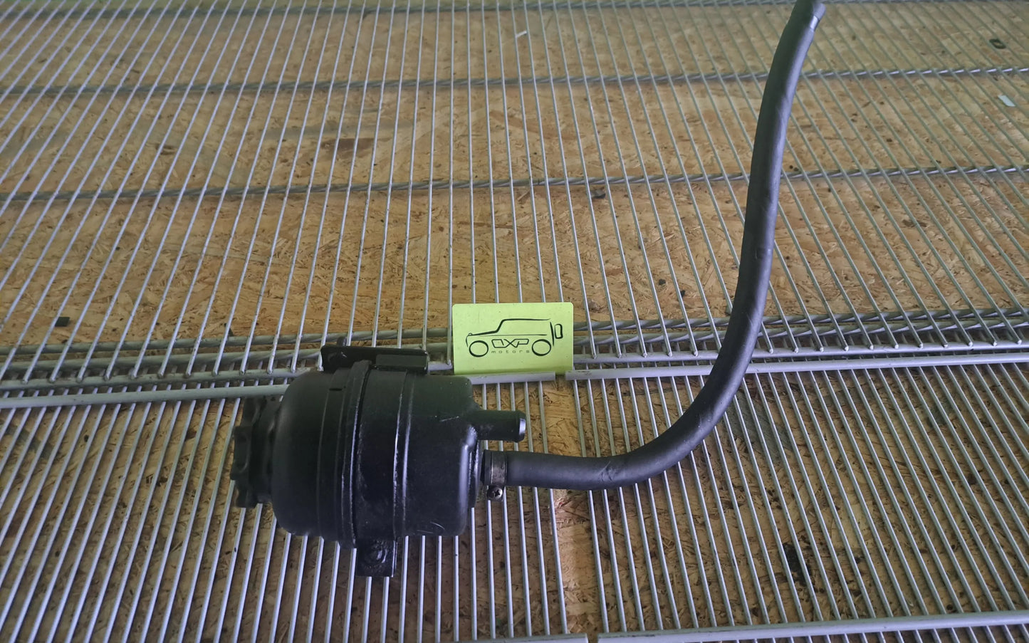 Mercedes-Benz G-Class W463 Steering fluid tank
