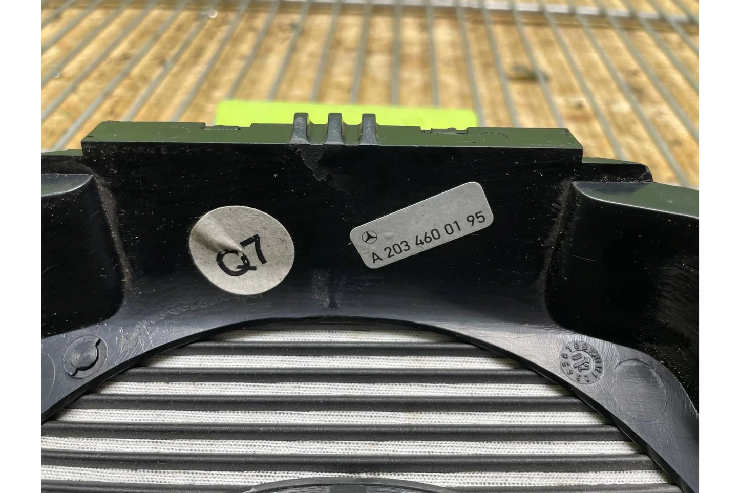 Mercedes-Benz G-Class W463 Steering wheel column trim