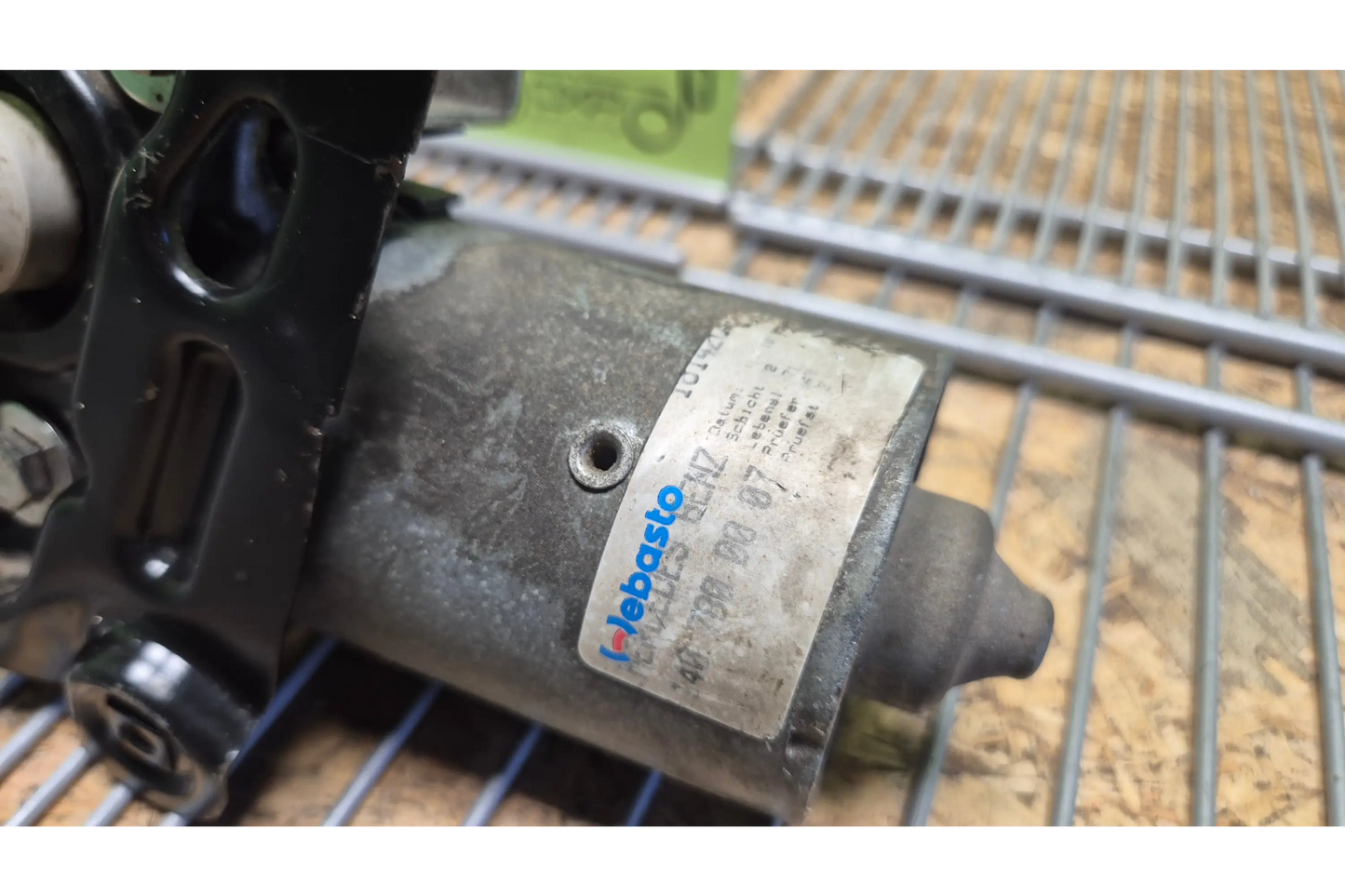 Mercedes-Benz G-Class W463 Sunroof Motor