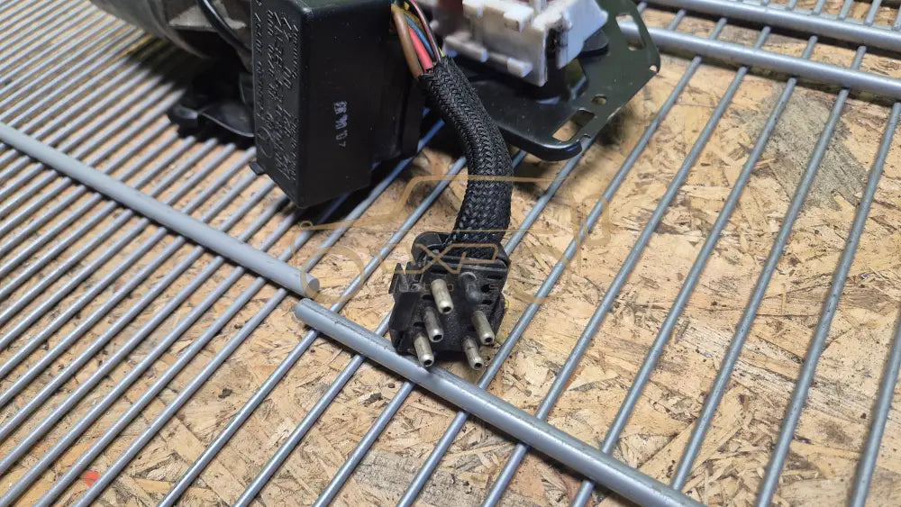 Mercedes-Benz G-Class W463 Sunroof Motor